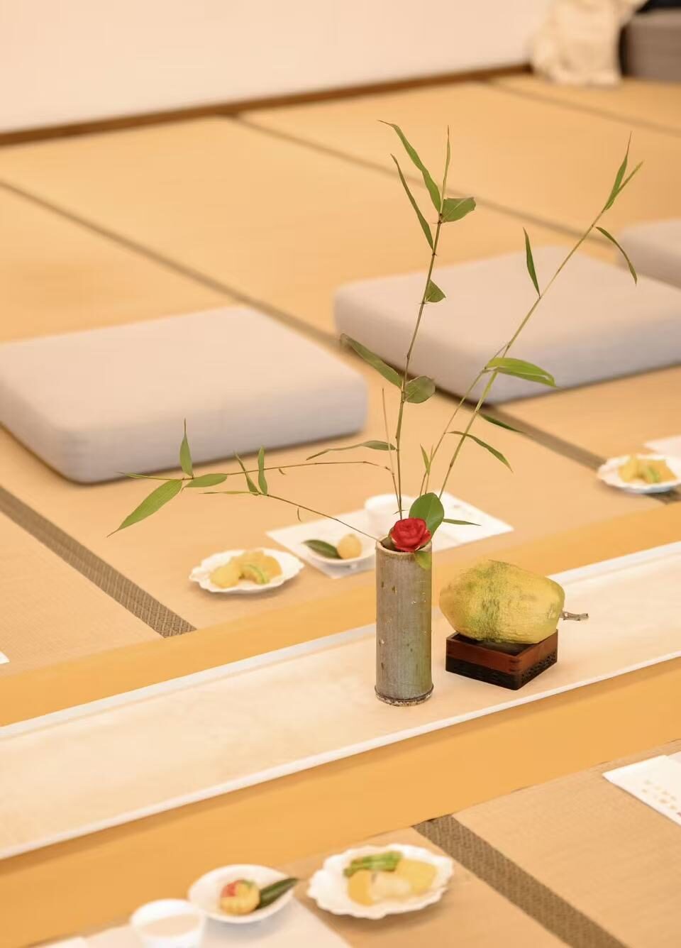 榻榻米茶席与四季花信 · tatami tea seats with seasonal flowers